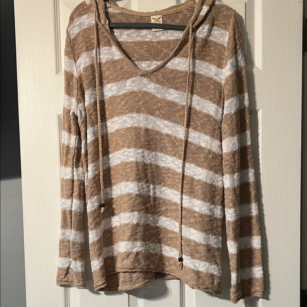 Faded Glory Tan and White Knit Sweater